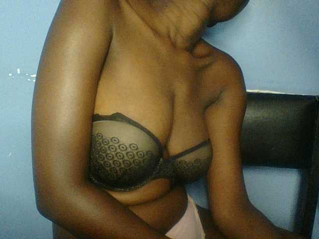 Cute-dall live cam on BongaCams