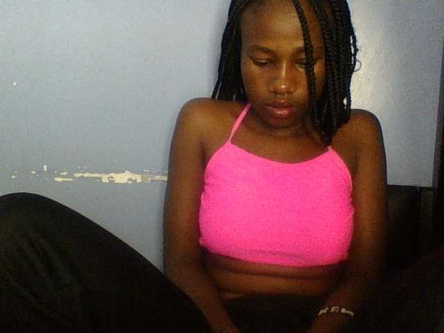 Cute-dall live cam on BongaCams