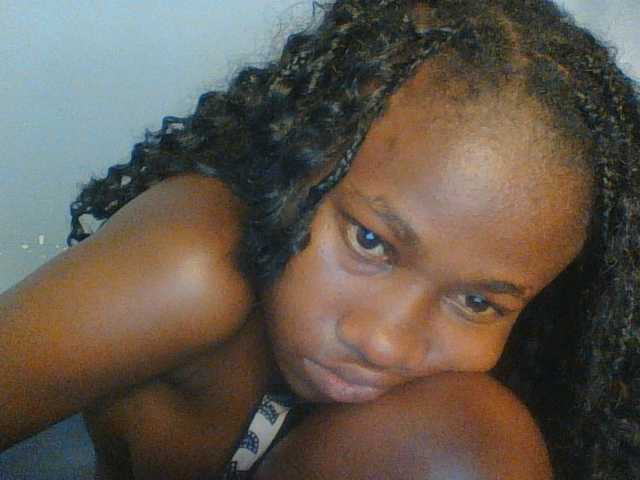 Cute-dall live cam on BongaCams