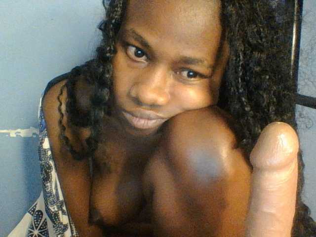 Cute-dall live cam on BongaCams
