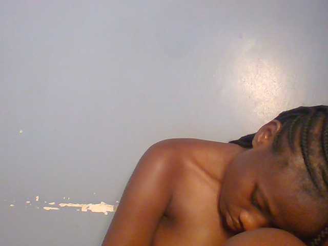 Cute-dall live cam on BongaCams