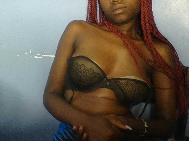 Cute-dall live cam on BongaCams