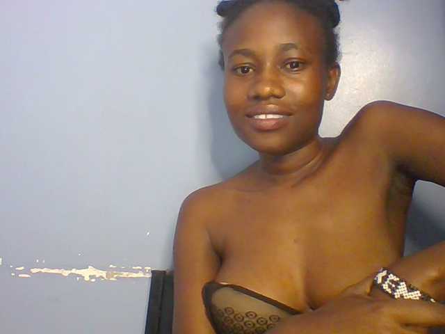 Cute-dall live cam on BongaCams