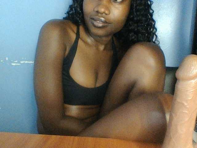 Cute-dall live cam on BongaCams