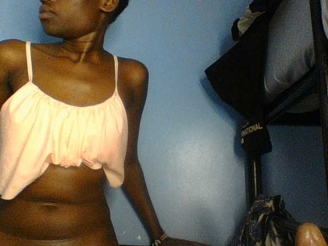 Cute-dall live cam on BongaCams