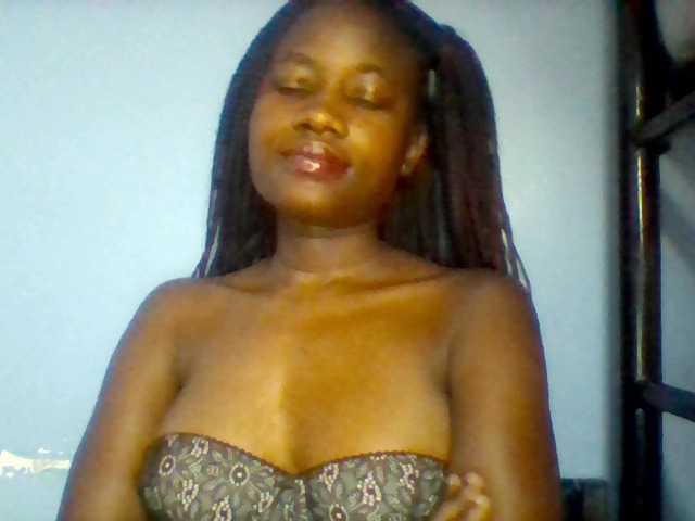 Cute-dall live cam on BongaCams