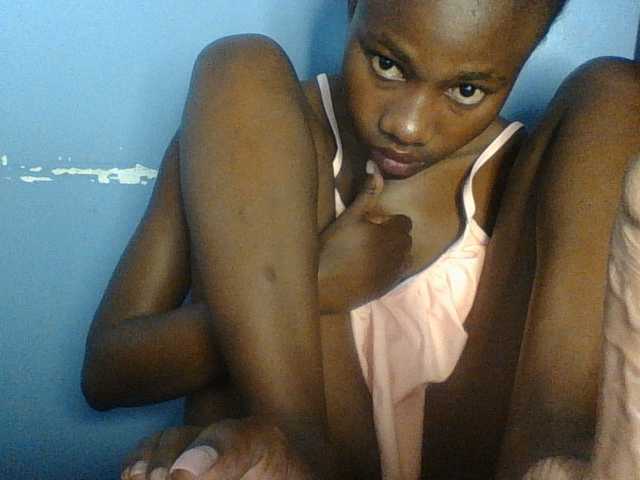 Cute-dall live cam on BongaCams
