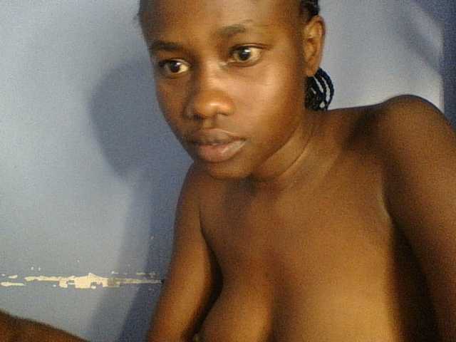 Cute-dall live cam on BongaCams