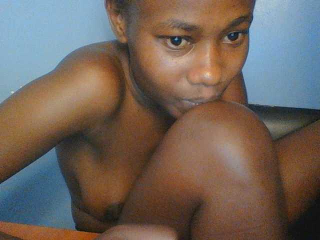 Cute-dall live cam on BongaCams