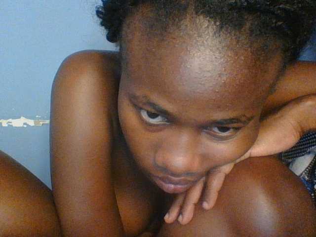 Cute-dall live cam on BongaCams