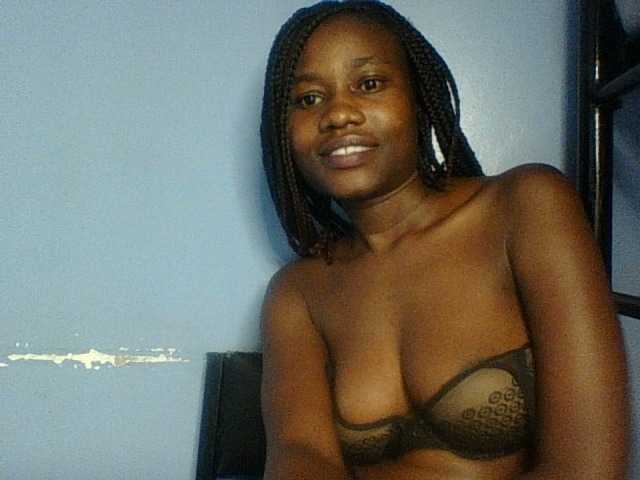 Cute-dall live cam on BongaCams