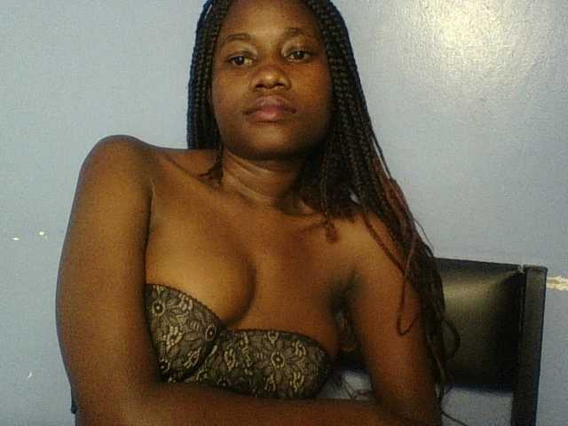 Cute-dall live cam on BongaCams