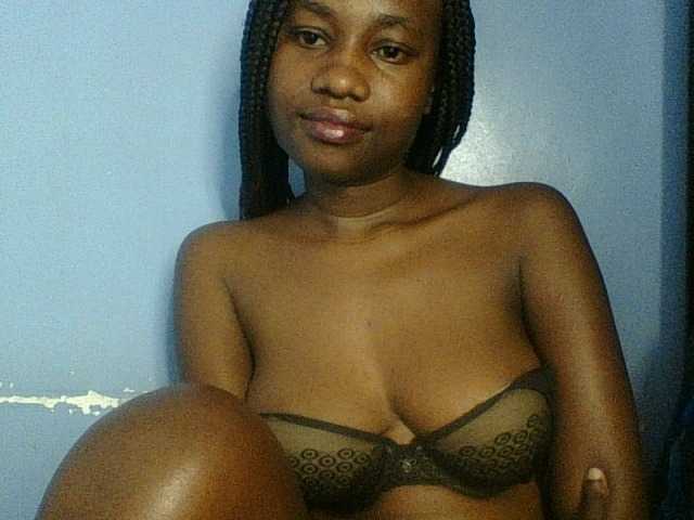 Cute-dall live cam on BongaCams