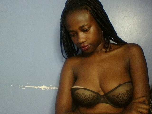 Cute-dall live cam on BongaCams