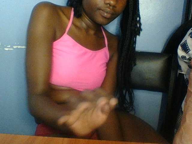 Cute-dall live cam on BongaCams