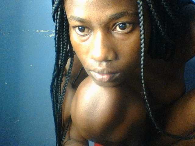 Cute-dall live cam on BongaCams
