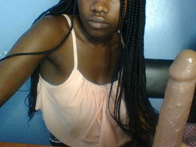 Cute-dall live cam on BongaCams