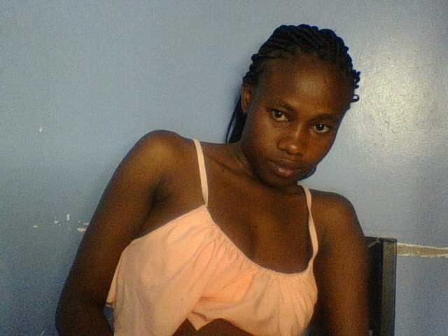 Cute-dall live cam on BongaCams