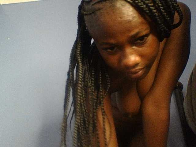 Cute-dall live cam on BongaCams