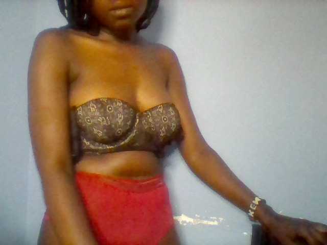 Cute-dall live cam on BongaCams