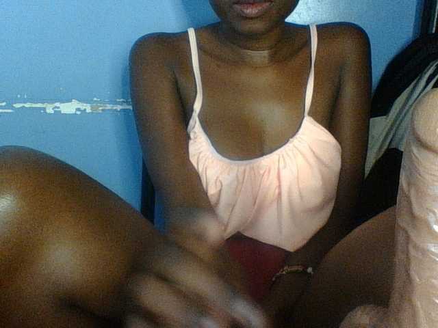 Cute-dall live cam on BongaCams