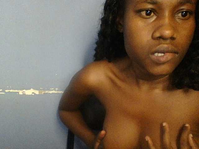 Cute-dall live cam on BongaCams