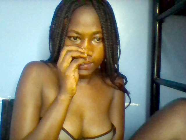 Cute-dall live cam on BongaCams