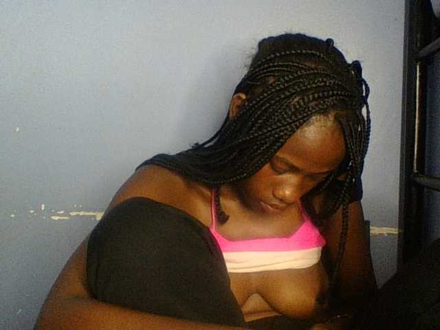 Cute-dall live cam on BongaCams