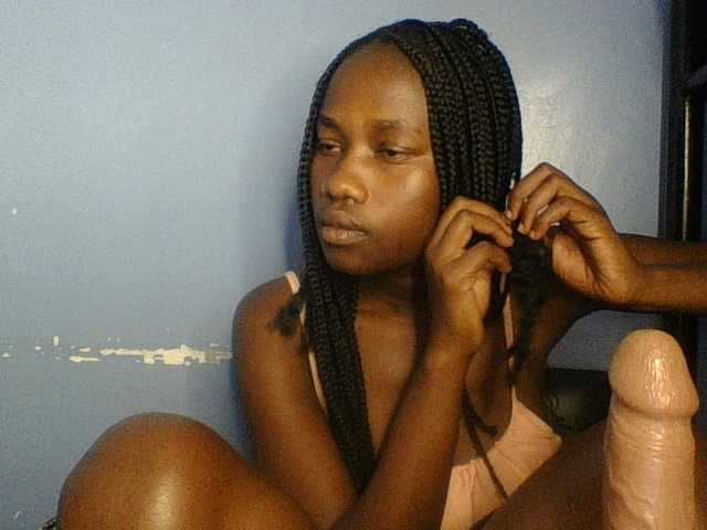Cute-dall live cam on BongaCams