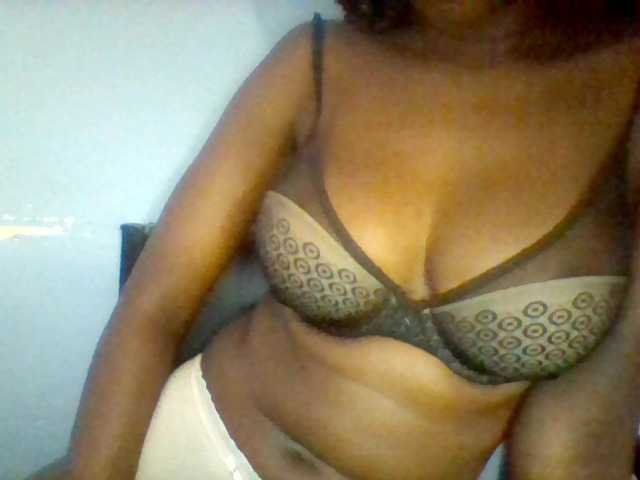 Cute-dall live cam on BongaCams
