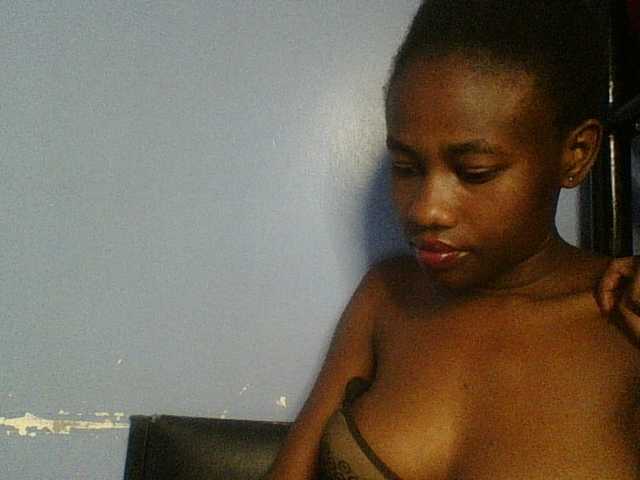 Cute-dall live cam on BongaCams