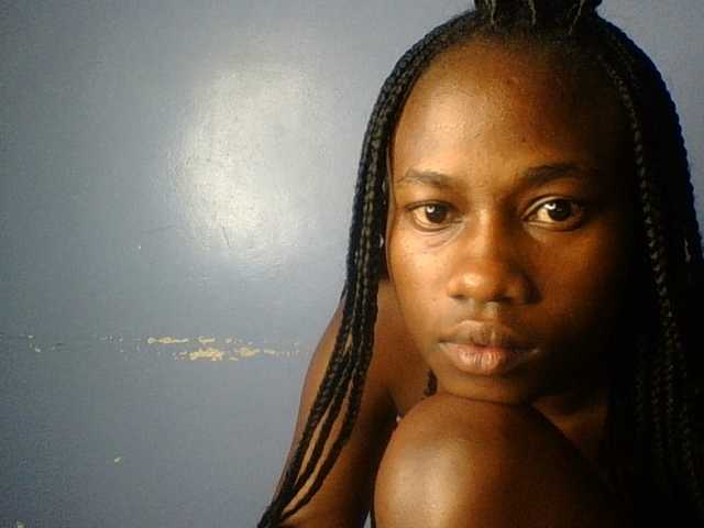 Cute-dall live cam on BongaCams