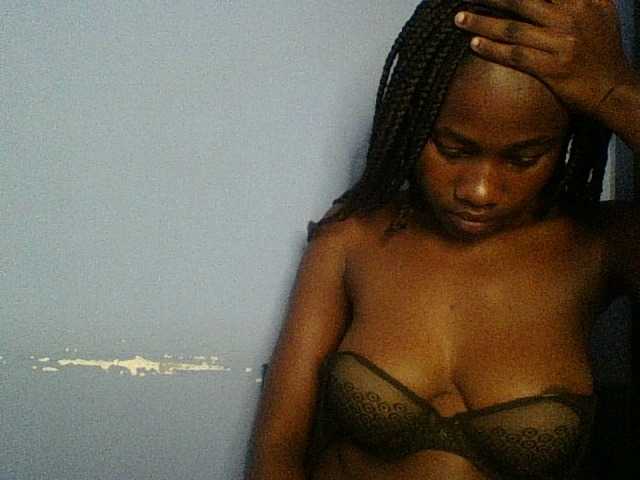 Cute-dall live cam on BongaCams