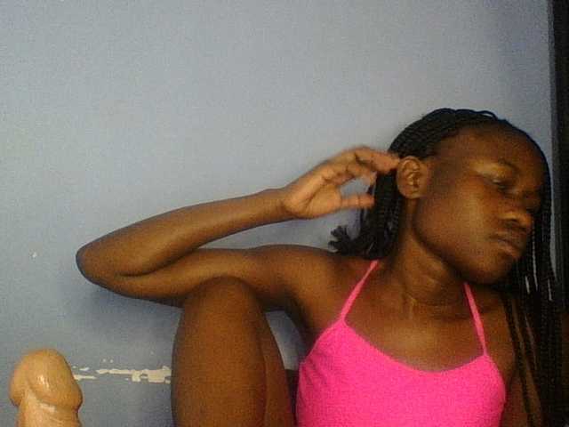 Cute-dall live cam on BongaCams