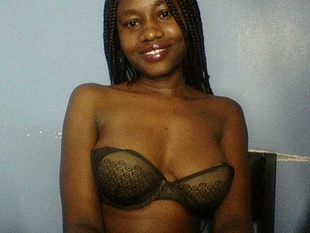 Cute-dall live cam on BongaCams
