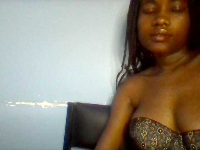 Cute-dall live cam on BongaCams