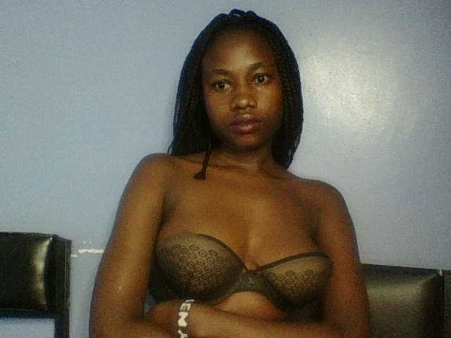 Cute-dall live cam on BongaCams