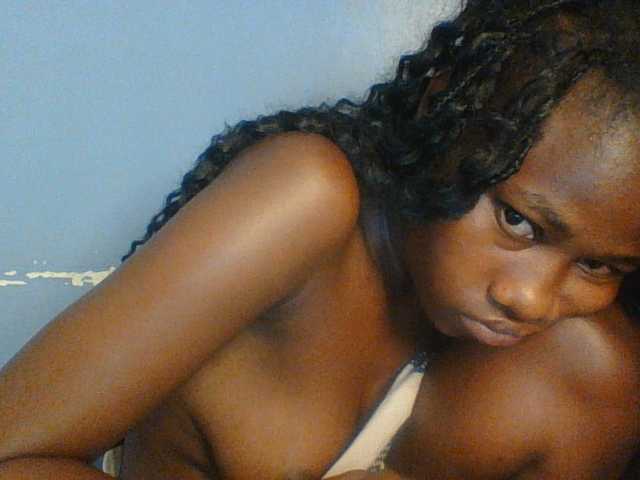 Cute-dall live cam on BongaCams