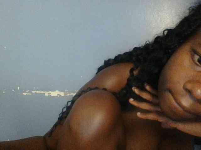 Cute-dall webcam