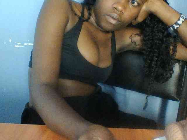 Cute-dall webcam