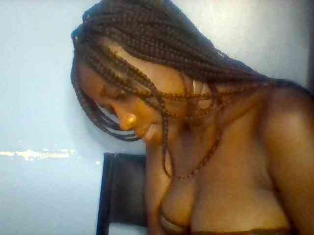Cute-dall webcam