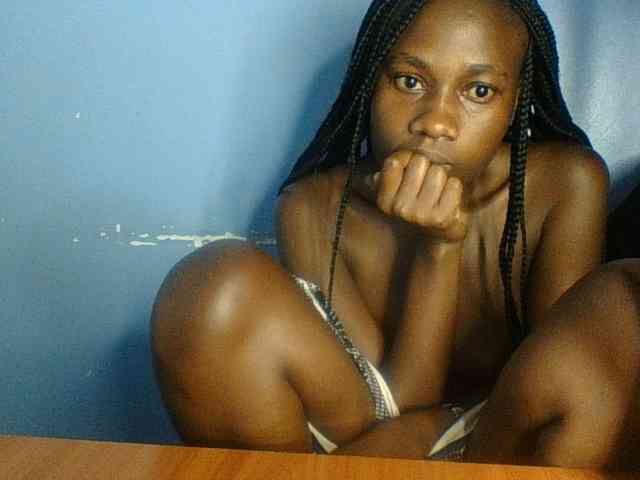 Cute-dall webcam