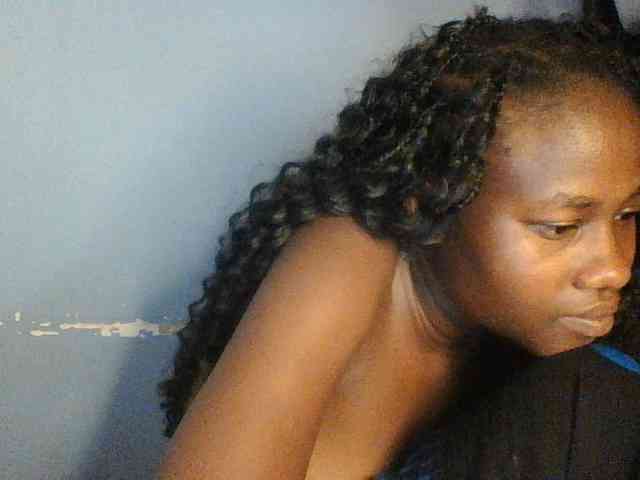Cute-dall webcam