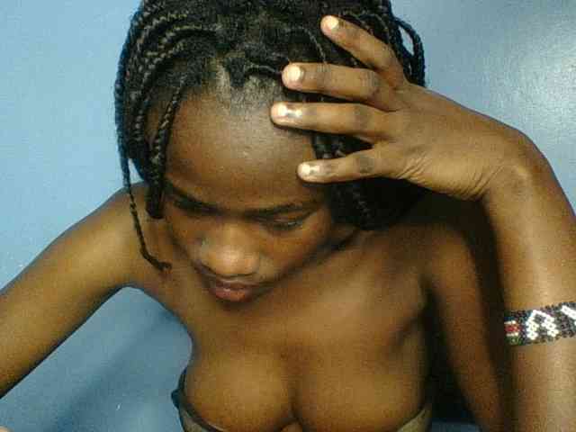 Cute-dall webcam