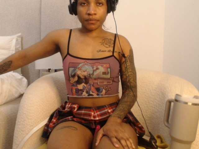 FatAss-3 live cam on BongaCams