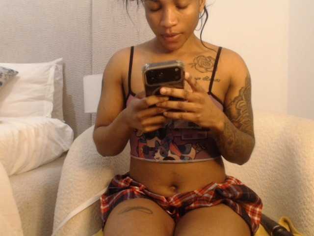 FatAss-3 live cam on BongaCams