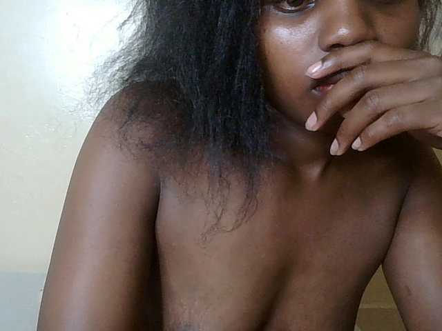 HornyZara live cam on BongaCams