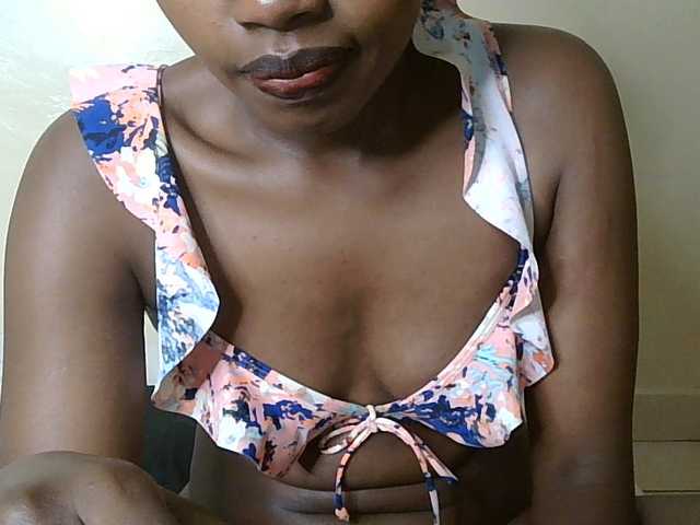 HornyZara live cam on BongaCams