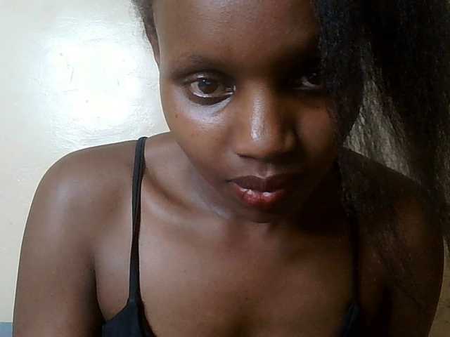 HornyZara live cam on BongaCams