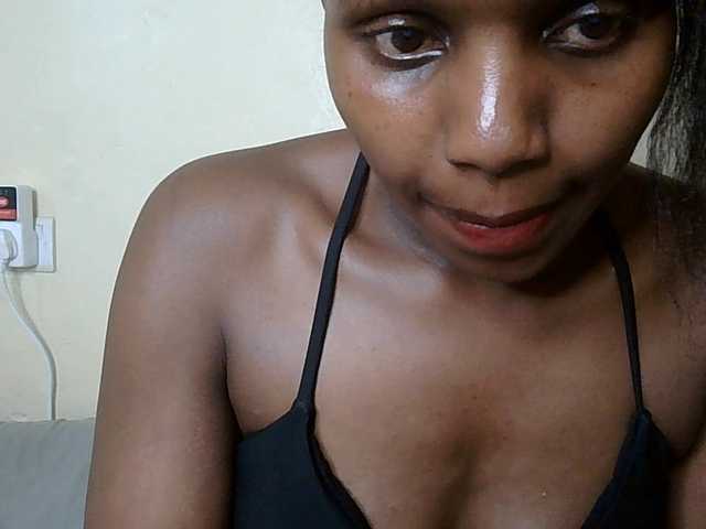 HornyZara live cam on BongaCams